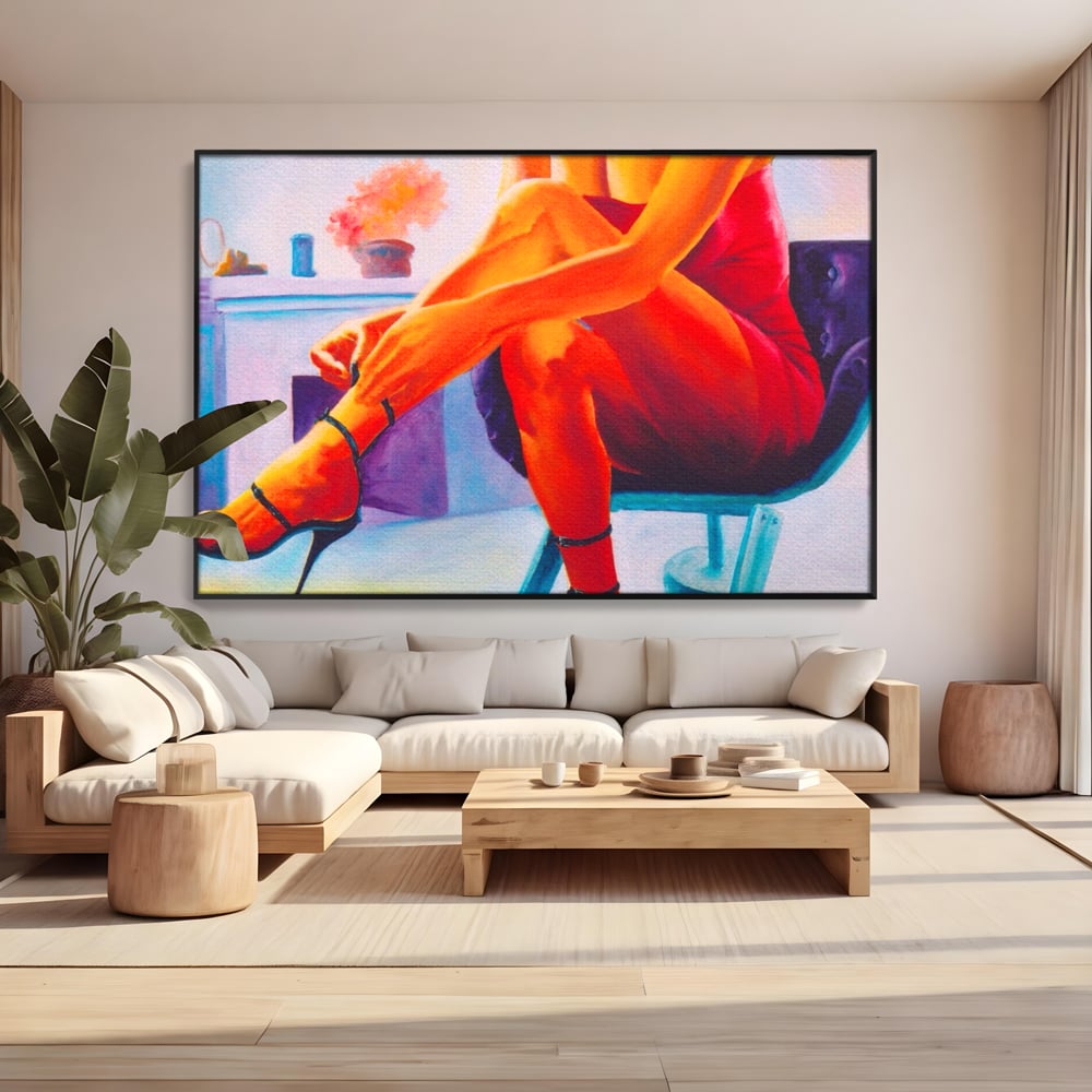 Tablou canvas cu pictura cu femeie in rochie rosie, in rama de aluminiu negru, pe perete intr-un living
